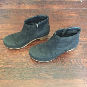 Dansko Black Suede Maria Clog Boots Size 39